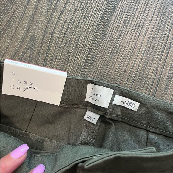 NWT A New Day Stretch Skinny Leg Olive Green Pants Size 4 - Picture 5 of 9